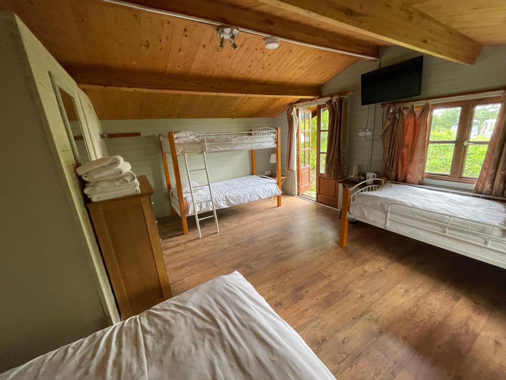 Bridge Farm Guesthouse Rooms Dundry Bagian luar foto