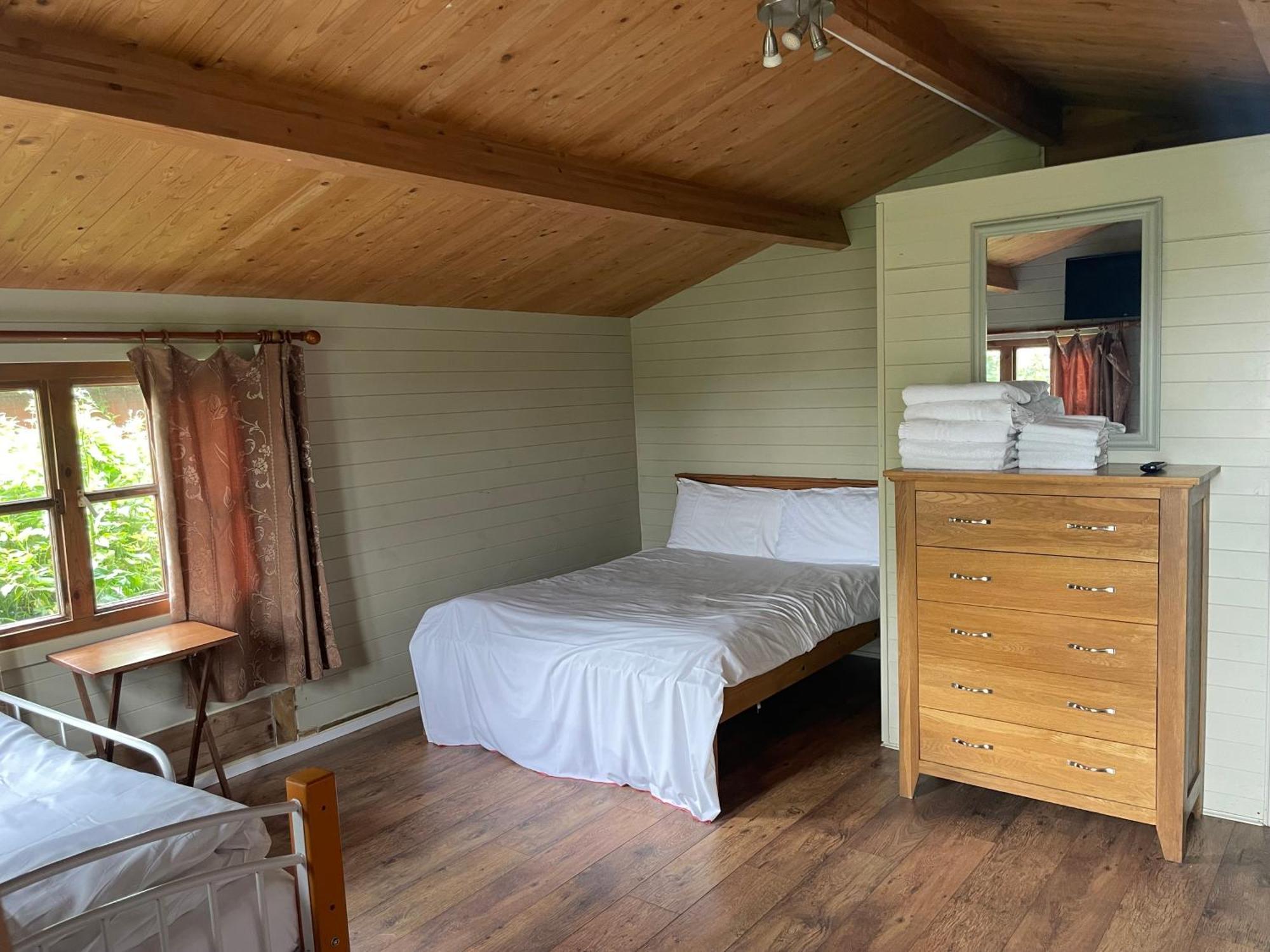 Bridge Farm Guesthouse Rooms Dundry Bagian luar foto