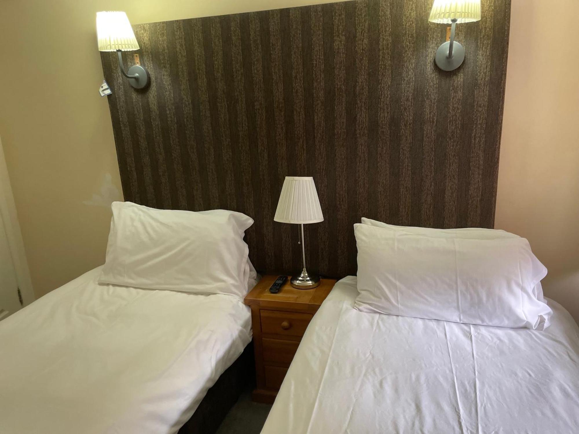 Bridge Farm Guesthouse Rooms Dundry Bagian luar foto